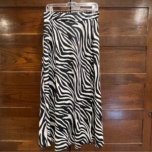 Bobbie Brooks women’s medium Zebra print Black and White A-Line Midi Skirt silky